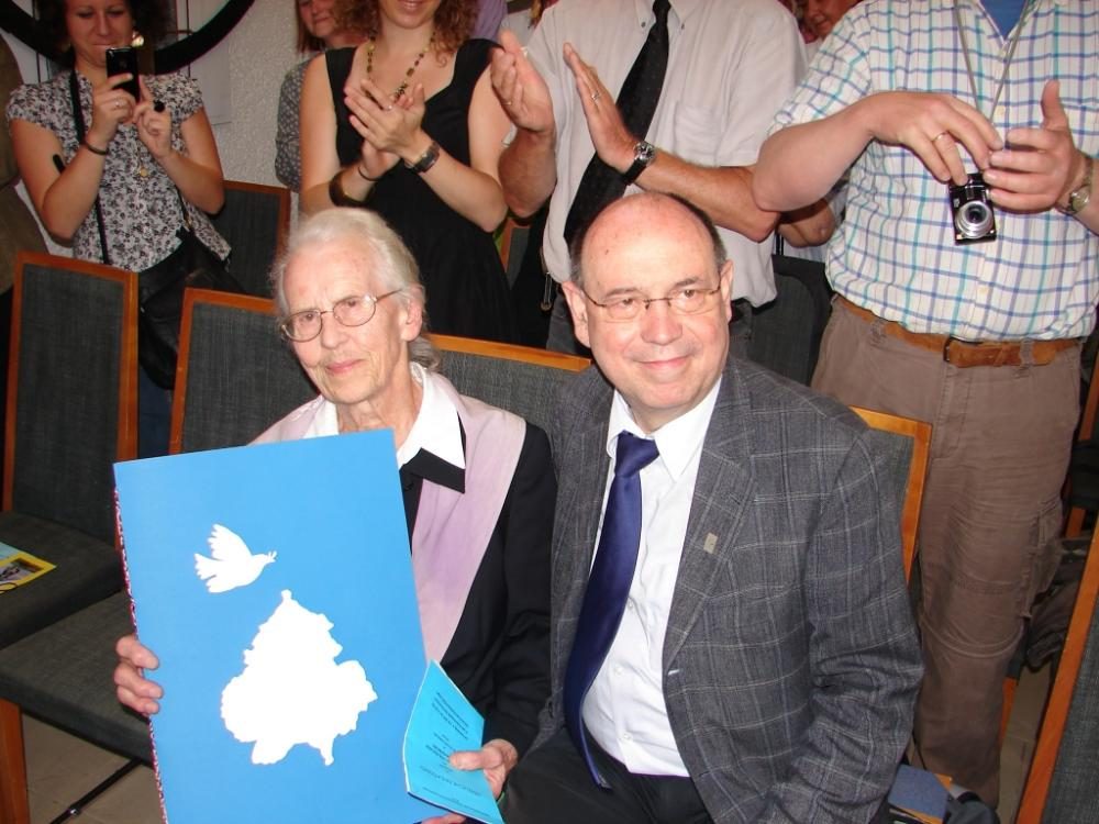 Verleihung Friedenspreis an Elisabeth Bernhard